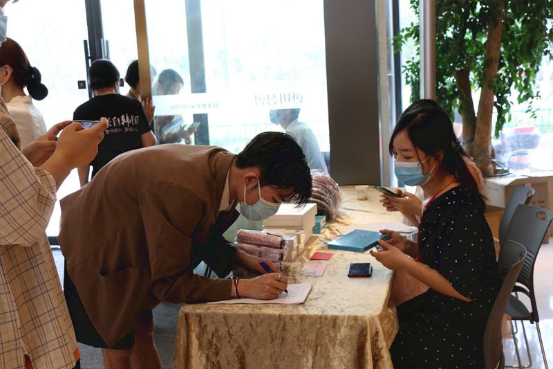 南昌韩美杨存昌医生轮廓塑形怎么样？玻尿酸填充打造高