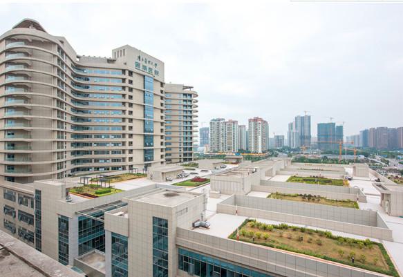 深圳南方医科大学深圳医院注射玻尿酸多少钱邹奔医生口