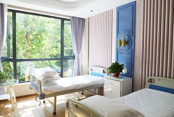 郑州丽天医疗美容自体脂肪填充价格是多少？医生团队+