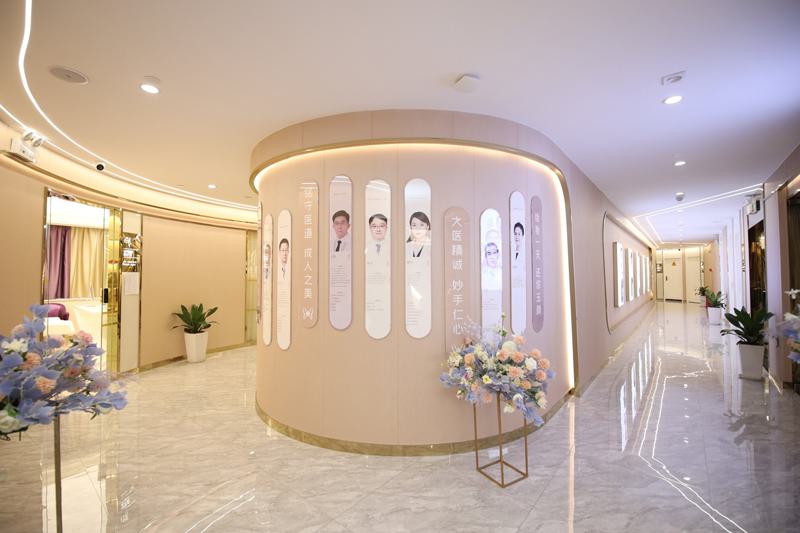 中山美南华美容医院隆胸整形怎么样？专家团队解析、收