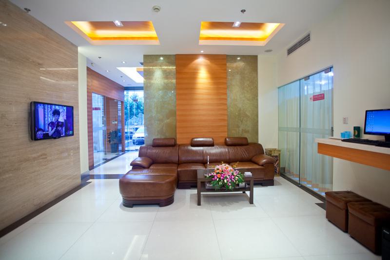 上海百达丽医疗美容门诊部假体隆鼻修复怎么样？医生团