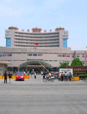 上海复旦大学附属华山医院整形外科隆鼻怎么样？医生团