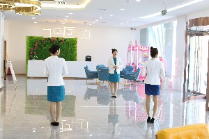 太原军大医疗美容医院做自体耳软骨隆鼻多少钱？专家团