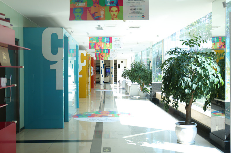 鼻梁低平适合玻尿酸隆鼻吗？四川悦好医学美容医院专业