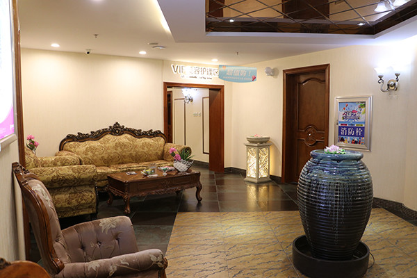 哈尔滨眼综合整形医院哪家好？黑龙江超龙、哈医大二院