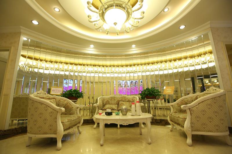 上海伊莱美医疗美容医院自体脂肪隆鼻怎么样？医生团队